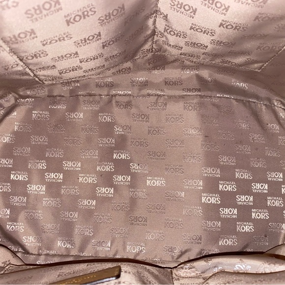 EUC Michael kors gold XL tote bag - Picture 6 of 17